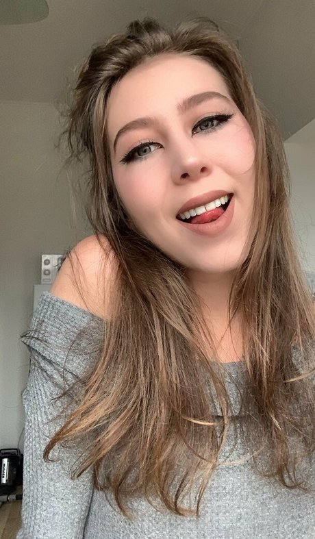 WeronikaAria leaked onlyfans xxx