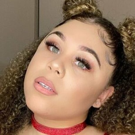 Sadiebbyc tits onlyfans