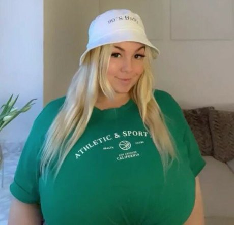 Schnataa onlyfans page