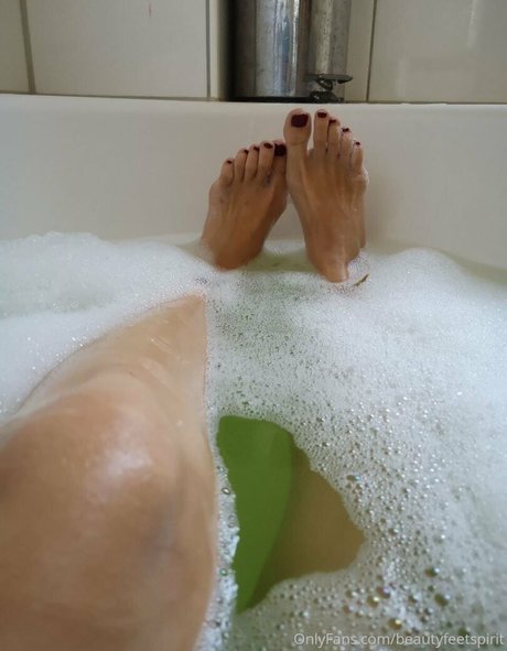 secret feetbeauty onlyfans strip