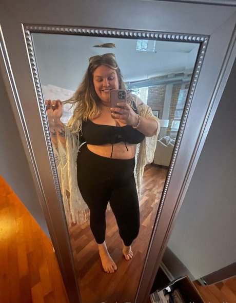 black tranny onlyfans pornos self-portrait