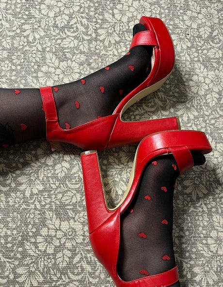 dbzgoth is on onlyfans