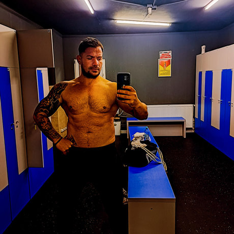 MuscleMonster onlyfans desnuda