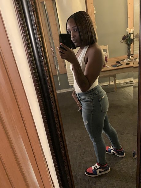 lol onlyfans picture