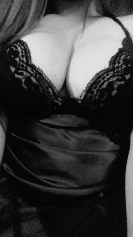 Erin Rae onlyfans leaked tits