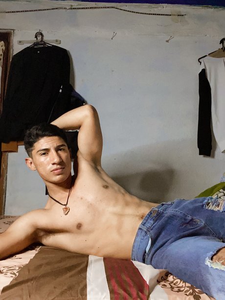 Edgar Su rez onlyfans pics