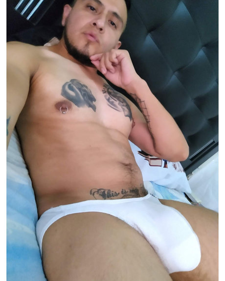 Fernando Arellano onlyfans topless