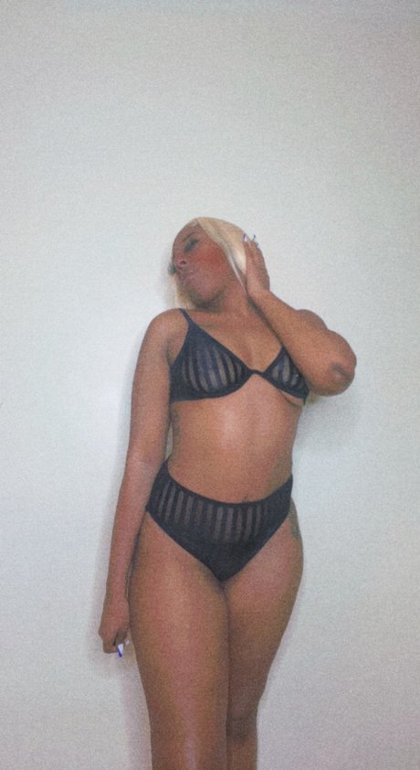 Yummi Baee onlyfans nudes leaks