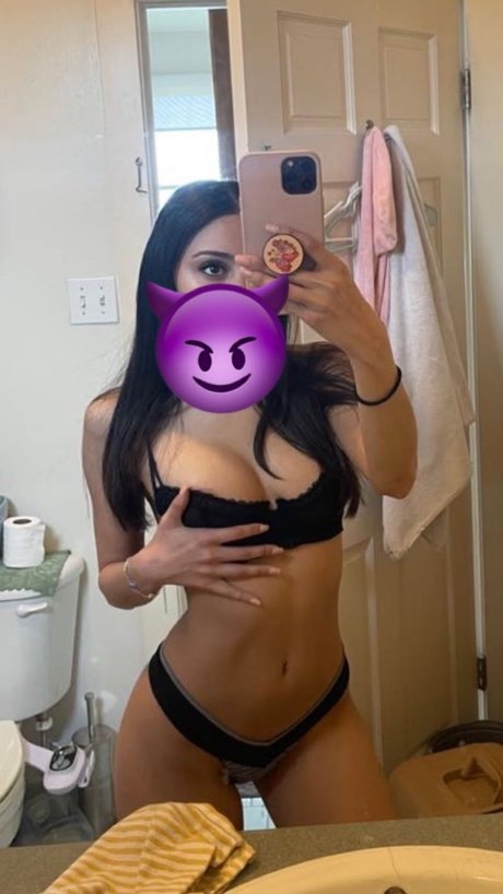 Ms Nadia onlyfans tits