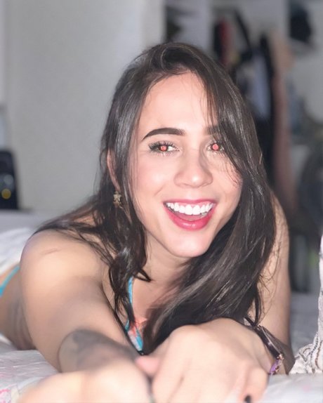 Avril Goyes onlyfans nudes