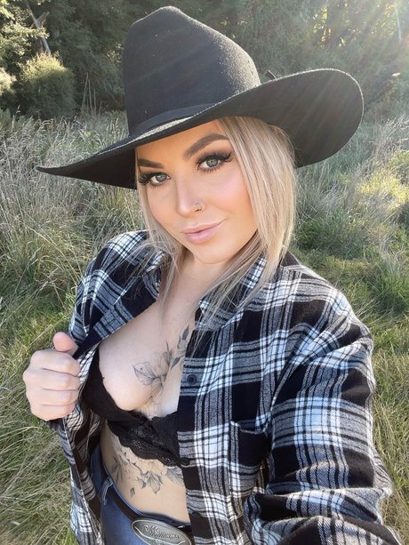 Ella Rae onlyfans leak naked