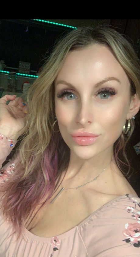 LALA_ onlyfans nude leaks