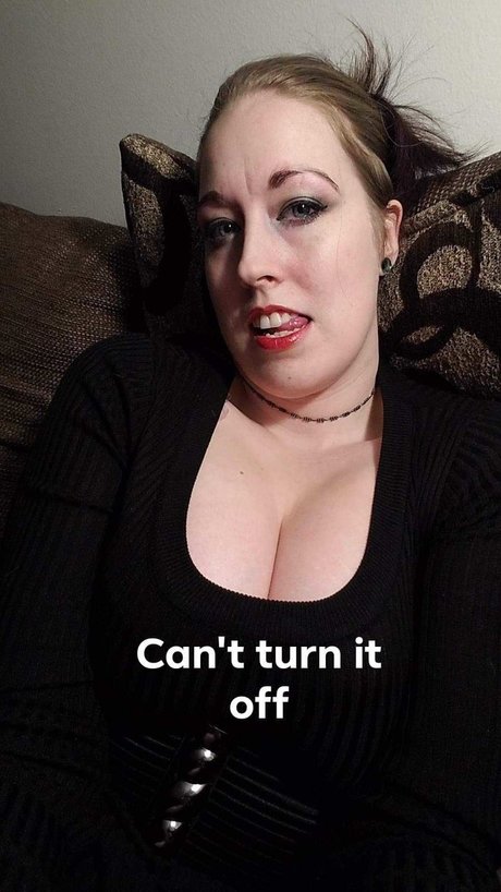 Elrena Kitsbane onlyfans leak