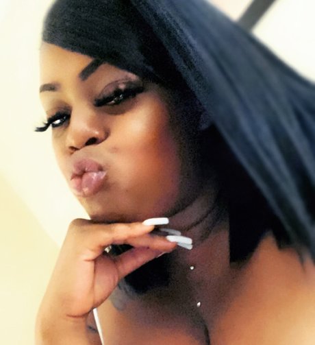 GoldieBankz only fans review