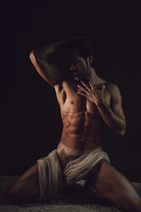 Dominus Eros onlyfans striptease