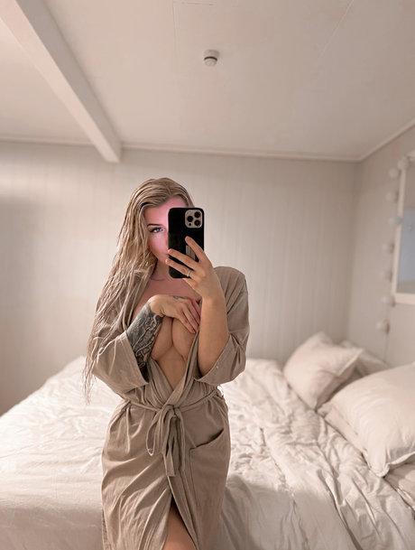 DOLLFACE PREMIUM tits onlyfans