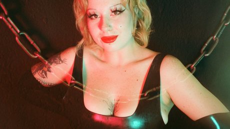 Domina Dolly St Cyr onlyfans nude content