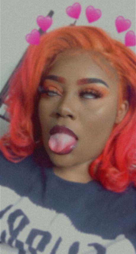 DomElease onlyfans model images