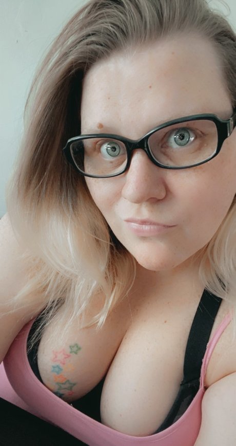 Curvybabe89 onlyfans model images