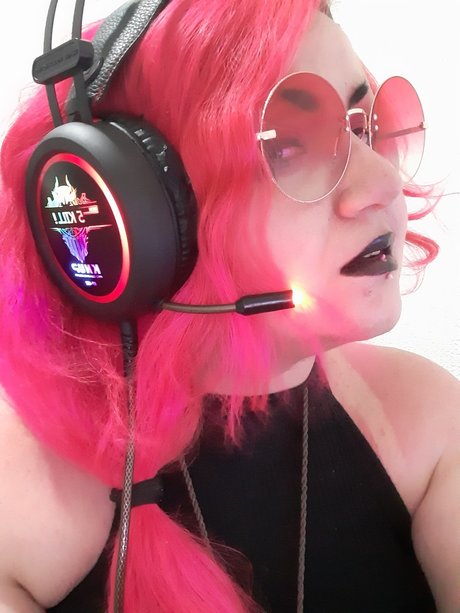 Dark Peach Demon onlyfans leaks