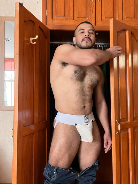 Gabo Molina onlyfans strip tease