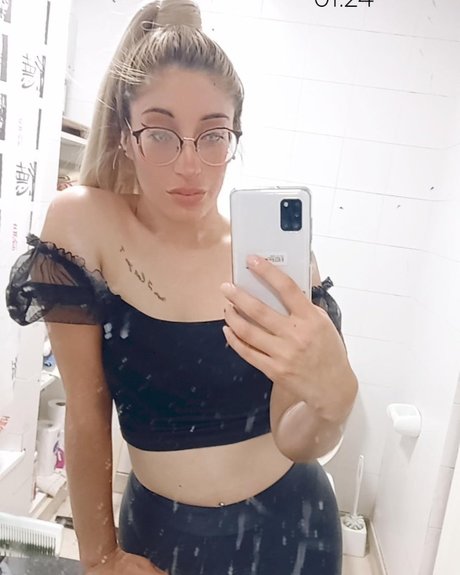 Nanii_ onlyfans model images