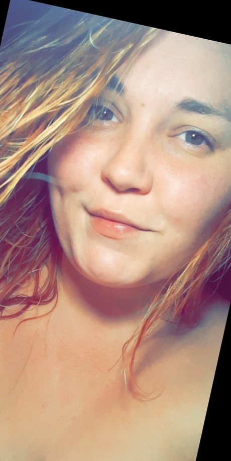 Loveless Cherry nude onlyfans pics