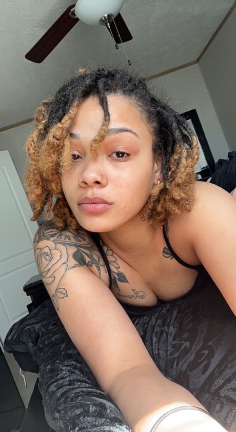 Pretty amp amppaid nude leaked onlyfans