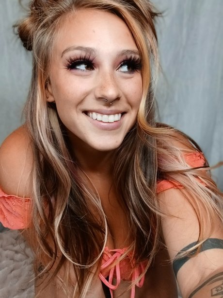 Em Schwifty onlyfans model