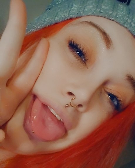 Emma Bee onlyfans creator