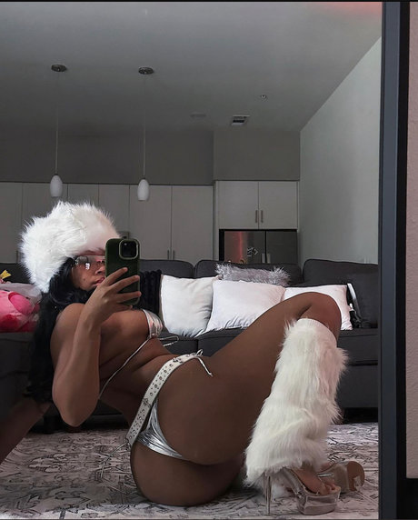 Natural Beauty onlyfans leaked pictures