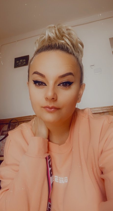 Natalia Iza onlyfans nude pictures