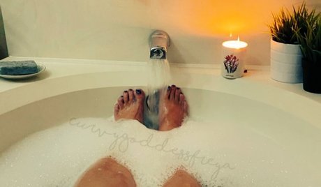 Curvy Goddess Freya_ porn only fans