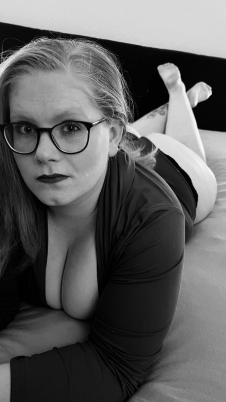 CurvyLeo93 only fans leaked porn