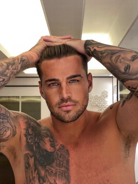 Carl Woods onlyfans leaked porn