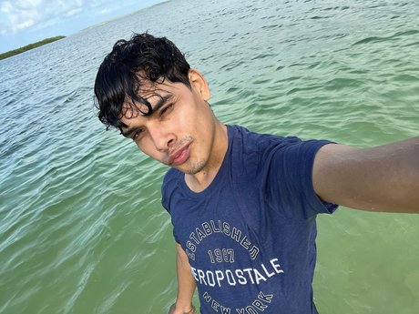 Carlos Bradlie onlyfans content