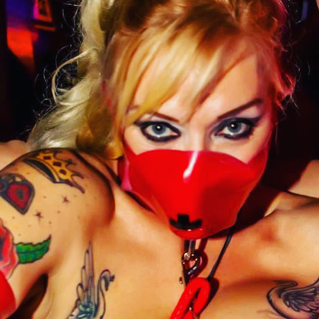 Irresistible Iris boobs onlyfans