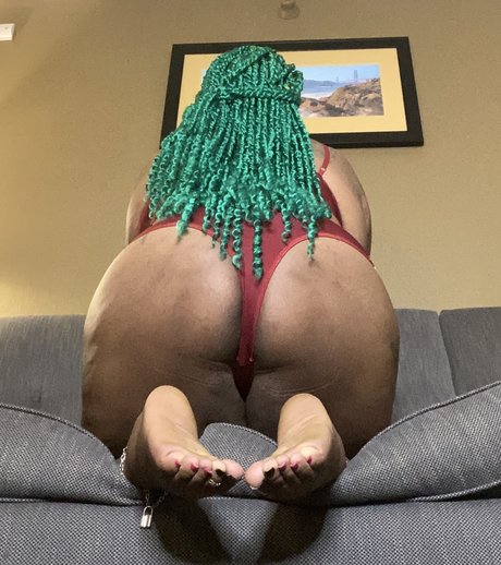 beautyful footsies onlyfans star