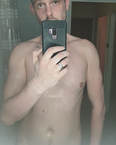 Naughtysideof free only fans