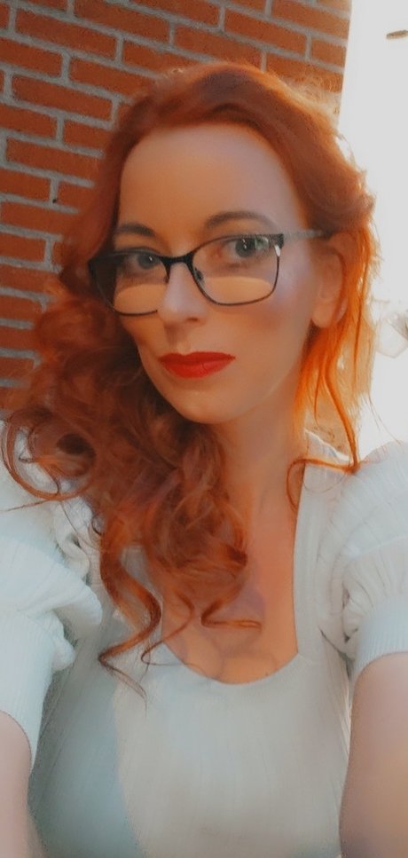 NaughtyFemke onlyfans strip