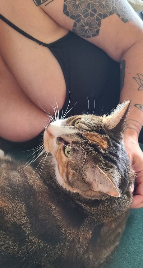 Cougarmompad onlyfans boobs