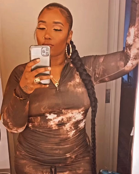 Beee sKitchen onlyfans posts