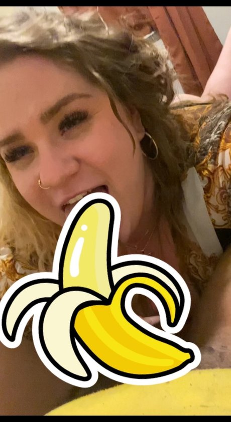 Anna amp amp her Banana_ onlyfans leaked