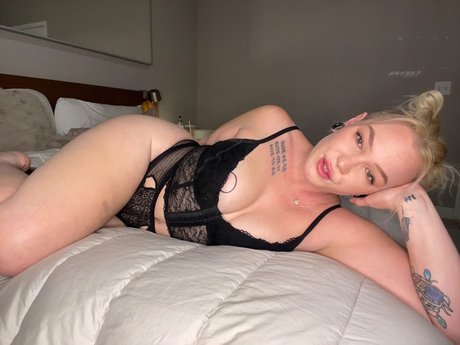 NeoErotica is on onlyfans