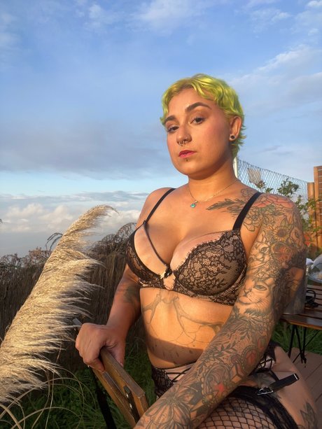 Neni Moon porn leaked onlyfans