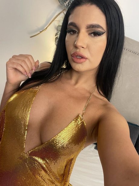 NeferaDeNile onlyfans tits