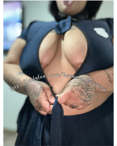 HennessyBbwQueen leaks only fans