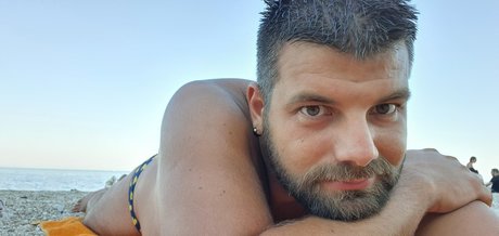 hairy latina onlyfans pornos illustration