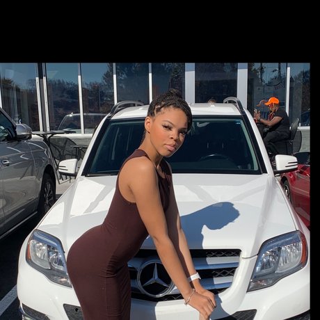 Nia Dior onlyfans leaked.