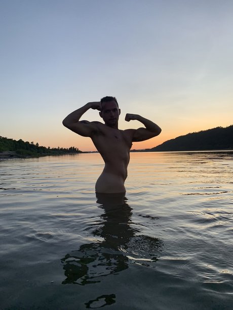 AXEL_ topless onlyfans